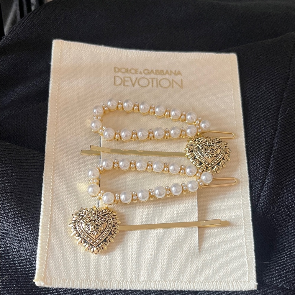 New Dolce & Gabbana Gold and Pearl Hair Clips Set